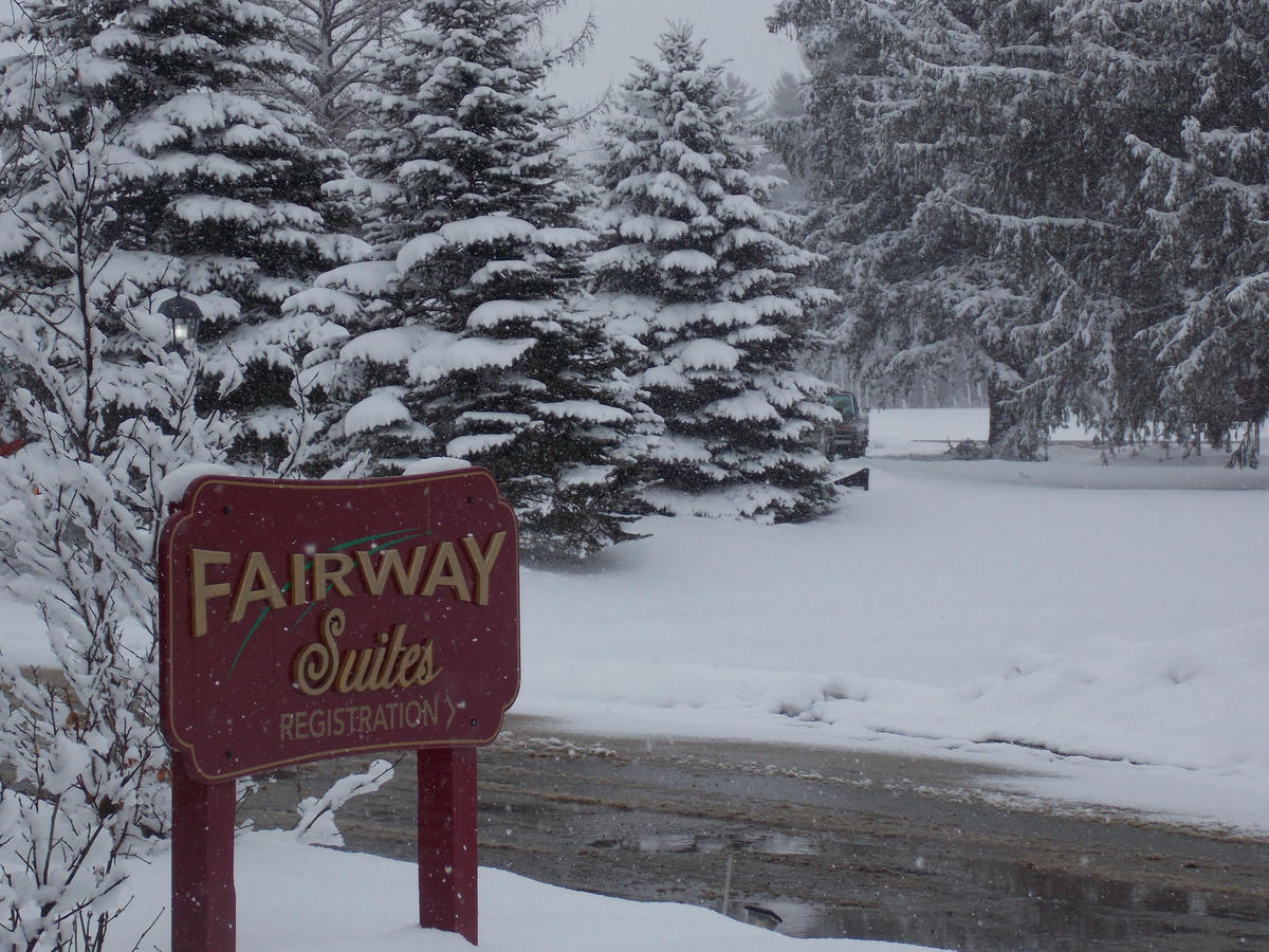 Fairway Suites At The Peak French Creek Exterior photo