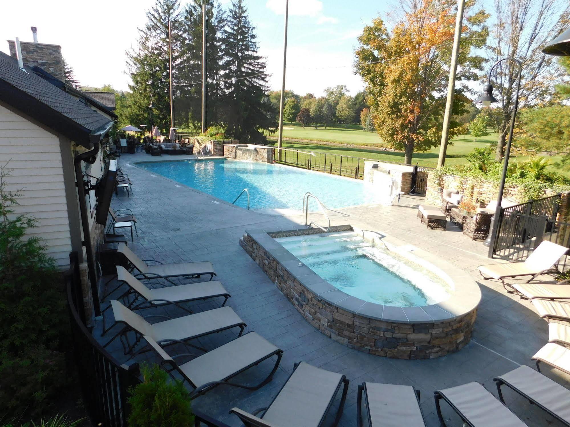 Fairway Suites At The Peak French Creek Exterior photo